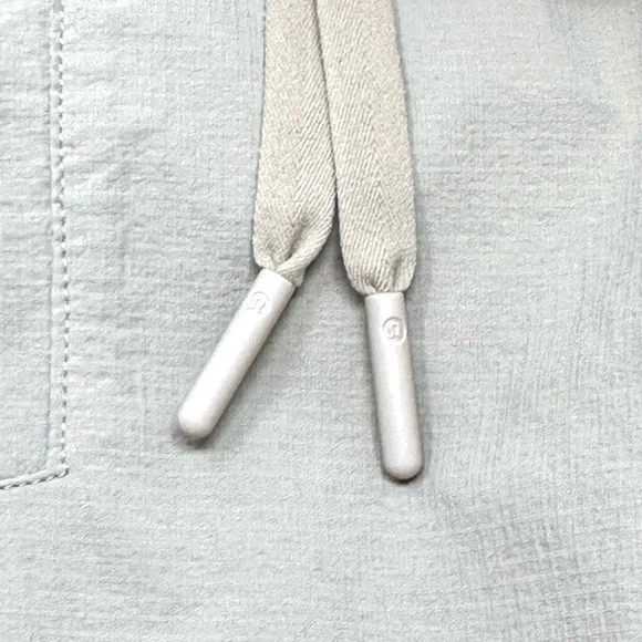 Lululemon Activewear Shorts Size XL Light Cream Khaki 7" Inseam Men's - Picture 5 of 13